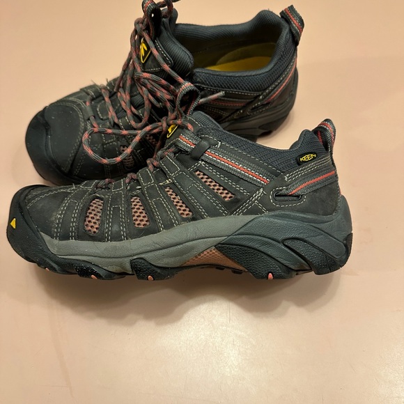 Keen Gray and Pink Hiking and Work Shoes - Picture 1 of 8